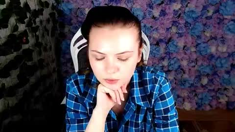 Lina online show from October 14, 2025, 5:30 am