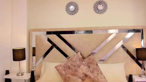 Xime  online show from February 4, 2026, 3:01 am