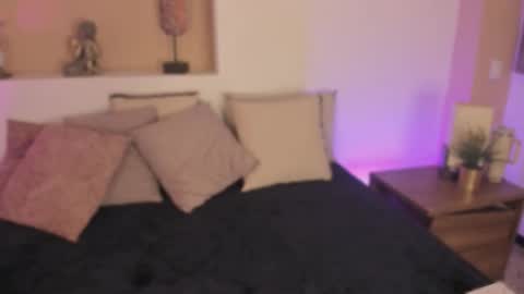  X I O M A R A  online show from February 15, 2026, 12:25 pm