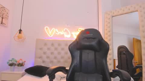 xiomara_cortes online show from February 8, 2025, 1:22 am