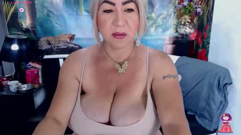 XIOMY   give LIKE on my page online show from November 18, 2025, 12:20 pm