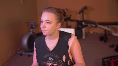 xlanabunny online show from December 8, 2024, 12:52 pm