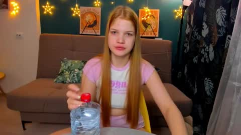 Chloe online show from December 11, 2024, 11:51 am