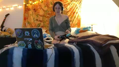 Snapshot of xlucidmiax chatting on February 22, 2025, 11:24 pm Mia online show from February 22, 2025, 11:24 pm