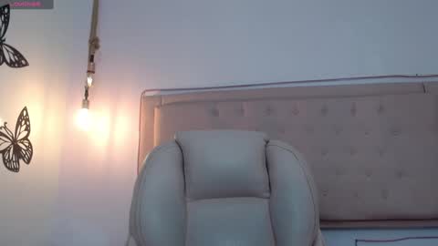 lunna online show from January 22, 2025, 10:26 pm