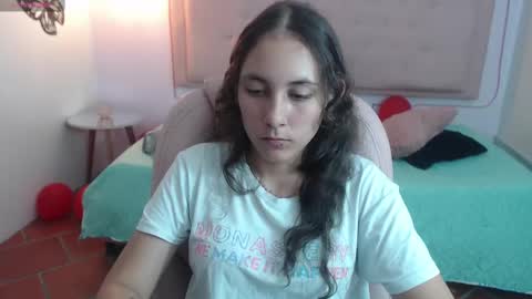 lunna online show from February 21, 2025, 8:38 pm