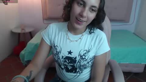 lunna online show from February 26, 2025, 2:48 am