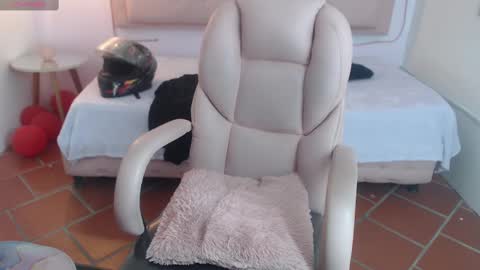 lunna online show from February 28, 2025, 10:28 pm