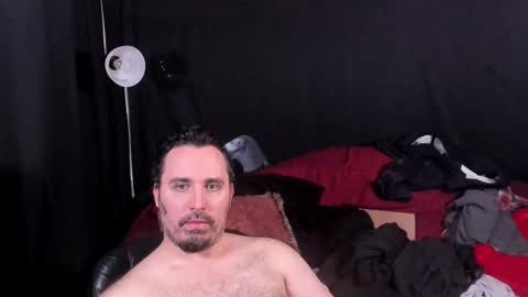 Snapshot of xmetalstudx chatting on December 17, 2025, 4:29 am MetalstudMaster online show from December 17, 2025, 4:29 am