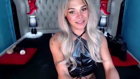 Snapshot of xnaughty_haileyx chatting on February 27, 2025, 7:44 am Hailey online show from February 27, 2025, 7:44 am