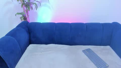 Snapshot of xoxo_angel chatting on February 7, 2026, 3:05 pm xoxo_angel online show from February 7, 2026, 3:05 pm