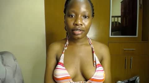 Xoxo online show from December 4, 2025, 6:16 pm