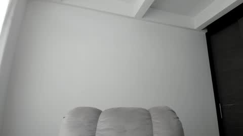 Hellen Sofia instagram hellen5546 online show from September 13, 2025, 2:28 pm