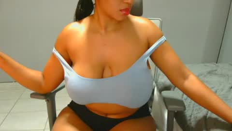 Snapshot of xspiketeex chatting on July 5, 2026, 4:14 pm spykeXtee online show from July 5, 2026, 4:14 pm