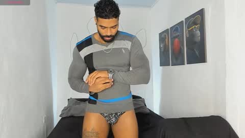 Snapshot of xtipp3r chatting on November 8, 2025, 11:32 am Stipp3r online show from November 8, 2025, 11:32 am