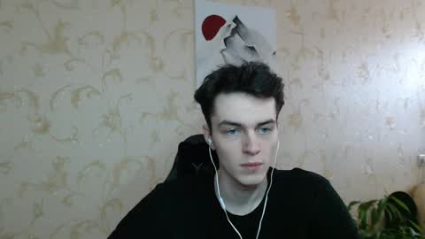 traqqq online show from April 18, 2026, 11:47 am