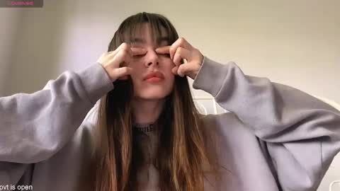 Lily online show from May 14, 2026, 12:23 pm