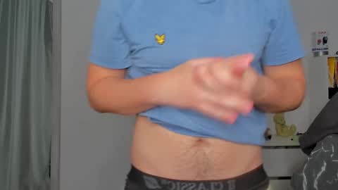 Snapshot of xx_raul_xx_ chatting on November 25, 2025, 10:21 pm raul online show from November 25, 2025, 10:21 pm