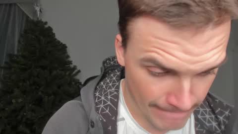 Snapshot of xx_raul_xx_ chatting on January 8, 2026, 1:24 pm raul online show from January 8, 2026, 1:24 pm