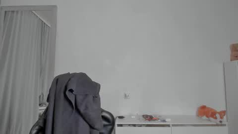 Snapshot of xx_raul_xx_ chatting on March 13, 2026, 4:30 am raul online show from March 13, 2026, 4:30 am
