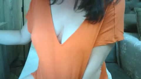 Snapshot of xxalexis chatting on May 24, 2026, 6:57 pm HotMomAlex online show from May 24, 2026, 6:57 pm