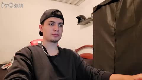 Snapshot of xxdanielboyxx chatting on December 8, 2024, 1:13 am Dany online show from December 8, 2024, 1:13 am