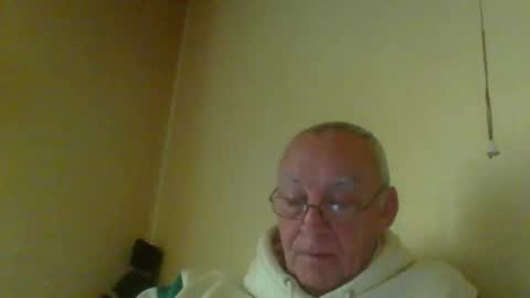 Snapshot of xxdavidxxt chatting on December 16, 2024, 10:29 am David online show from December 16, 2024, 10:29 am