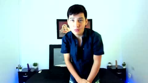 Snapshot of xxhoty0ung_boysxx chatting on February 22, 2025, 2:08 pm David and Mike online show from February 22, 2025, 2:08 pm