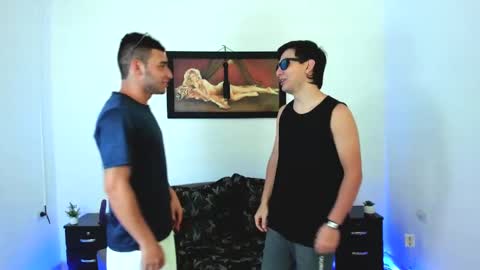 Snapshot of xxhoty0ung_boysxx chatting on February 28, 2025, 9:23 pm David and Mike online show from February 28, 2025, 9:23 pm