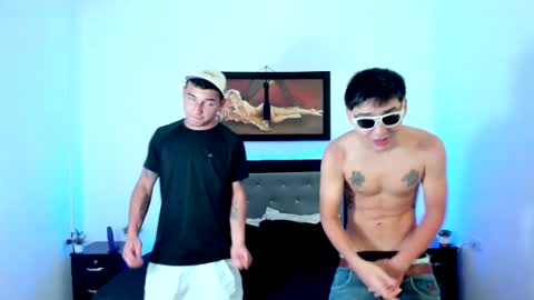 Snapshot of xxhoty0ung_boysxx chatting on March 10, 2025, 8:56 pm David and Mike online show from March 10, 2025, 8:56 pm