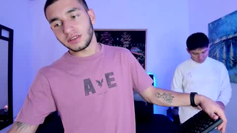 Snapshot of xxhoty0ung_boysxx chatting on September 8, 2025, 7:13 pm David and Mike online show from September 8, 2025, 7:13 pm