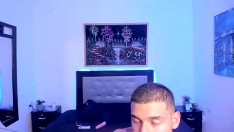 Snapshot of xxhoty0ung_boysxx chatting on September 16, 2025, 7:37 pm David and Mike online show from September 16, 2025, 7:37 pm