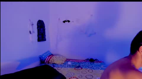 Snapshot of xxhoty0ung_boysxx chatting on October 20, 2025, 9:04 pm David and Mike online show from October 20, 2025, 9:04 pm