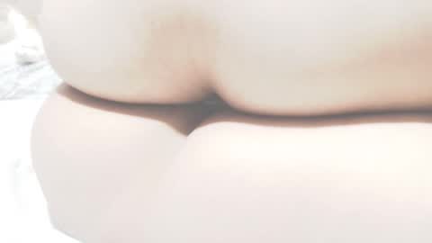 xxiisshi online show from April 7, 2026, 1:28 am