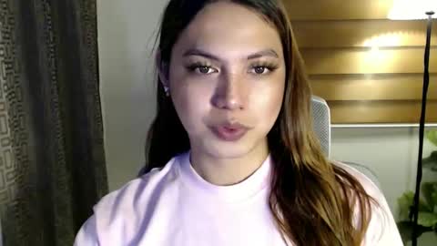 Snapshot of xxjulielovesyouxx chatting on January 5, 2025, 5:51 pm July online show from January 5, 2025, 5:51 pm