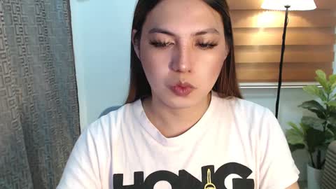 Snapshot of xxjulielovesyouxx chatting on January 27, 2025, 10:38 am July online show from January 27, 2025, 10:38 am