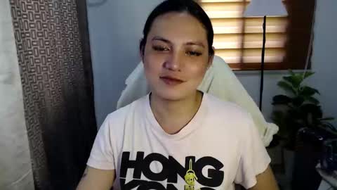 Snapshot of xxjulielovesyouxx chatting on March 10, 2025, 3:45 am July online show from March 10, 2025, 3:45 am