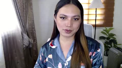 Snapshot of xxjulielovesyouxx chatting on March 12, 2025, 5:46 am July online show from March 12, 2025, 5:46 am