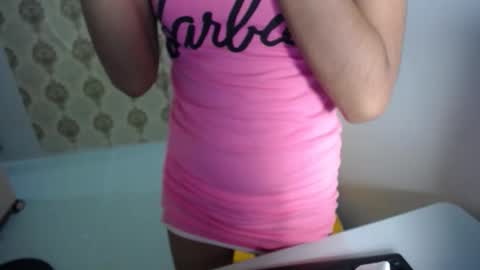 Snapshot of xxkayjeanxx chatting on November 23, 2025, 11:15 pm Aya online show from November 23, 2025, 11:15 pm