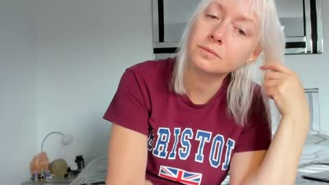 Snapshot of xxkimber_bentonxx chatting on July 1, 2026, 8:16 am Next online Monday to Friday 10am till 2pm UK time online show from July 1, 2026, 8:16 am