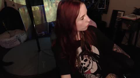 Snapshot of xxlilithmoonxx chatting on February 2, 2026, 3:27 am Lilith online show from February 2, 2026, 3:27 am