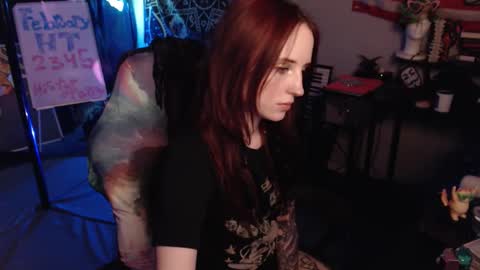 Snapshot of xxlilithmoonxx chatting on February 4, 2026, 2:28 am Lilith online show from February 4, 2026, 2:28 am