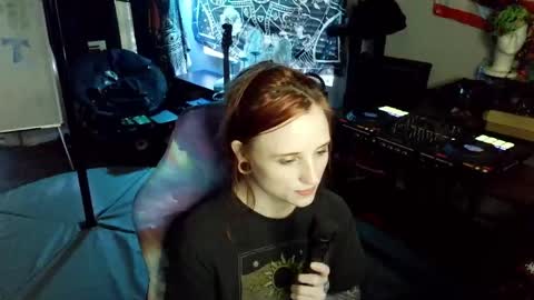Snapshot of xxlilithmoonxx chatting on April 21, 2026, 1:18 am Lilith online show from April 21, 2026, 1:18 am