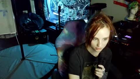 Snapshot of xxlilithmoonxx chatting on April 21, 2026, 1:42 am Lilith online show from April 21, 2026, 1:42 am