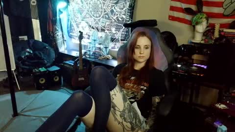 Snapshot of xxlilithmoonxx chatting on April 24, 2026, 12:46 am Lilith online show from April 24, 2026, 12:46 am
