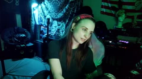 Snapshot of xxlilithmoonxx chatting on May 1, 2026, 2:38 am Lilith online show from May 1, 2026, 2:38 am