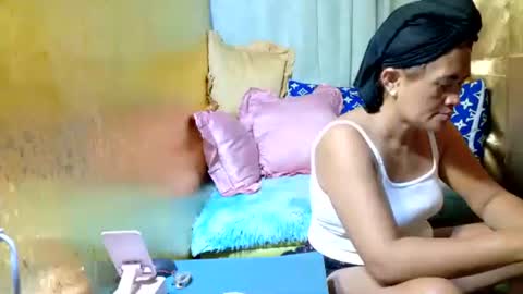 Snapshot of xxloveheart chatting on May 18, 2026, 5:57 am xxloveheart online show from May 18, 2026, 5:57 am