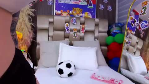 Snapshot of xxmile_ chatting on July 9, 2026, 12:20 pm Milena online show from July 9, 2026, 12:20 pm