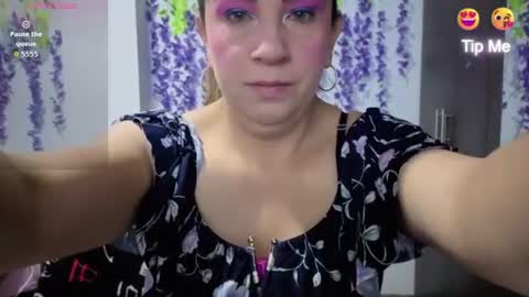 xxmilexx online show from July 17, 2026, 10:55 am