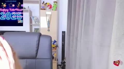 Nico online show from January 8, 2025, 11:10 am